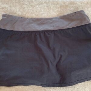 Lulu Lemon - Pace Setter Skort  size 4. Gray
